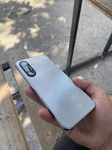 hisense infinity e9: Samsung Galaxy A17, 256 GB, rəng - Gümüşü, Barmaq izi, İki sim kartlı, Face ID — 1