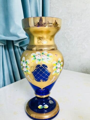 liliya gülü: Bir vaza, Bogem şüşəsi — 1