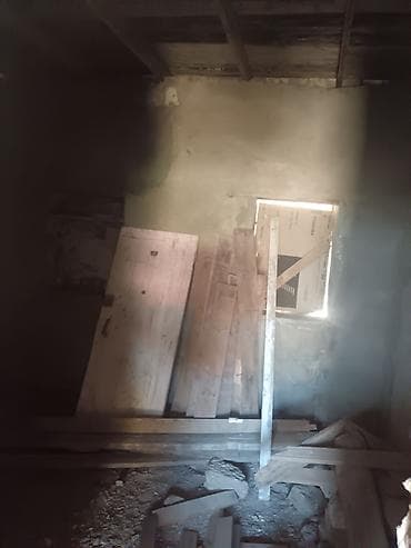 ev menzil: 4 otaqlı, 3 kv. m, Kredit yoxdur, Orta təmir — 5