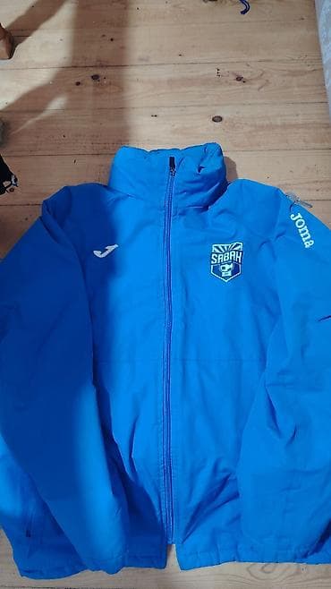 Joma “Sabah FK” klub gödəkçəsi S razmerdi ama M kimi gedir böyük