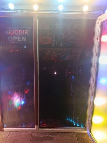 Mercedes-Benz: Ofisiant tələb olunur, Kafe, Gündəlik ödəniş, 30-45 yaş — 2