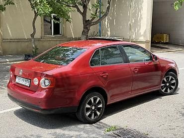Продажа авто: Volkswagen Jetta: 1.6 л | 2010 г. Седан — 5
