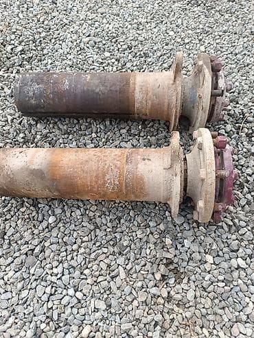 tekerler 13: Satılır: qoşqu/yarımqoşqu üçün 2 ədəd təkər göbəyi ilə komplekt ox — 4