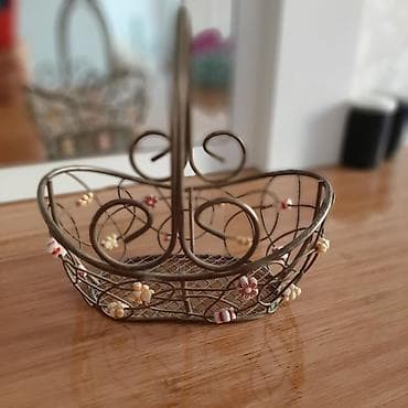 Корзиночка железная с цветочками небольшая старинная lalafo.az -da Корзиночка железная с цветочками небольшая старинная