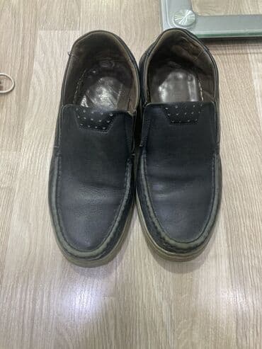 Krasofkalar və idman ayaqqabıları: Kişi loafer ayaqqabısı . usdunun derisi gedmiş kimi gorsənir amma — 3