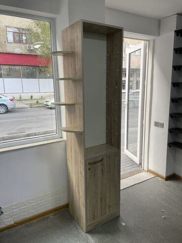 Другое оборудование для магазинов: Aksesuar vitrini 2 ədəddir. Birinin şüşə qapısı var digərinin isə — 3