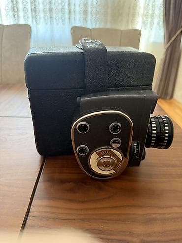 Retro 8 mm kino-kamera dəsti Məhsul: mexaniki 8 mm film kamerası — 2