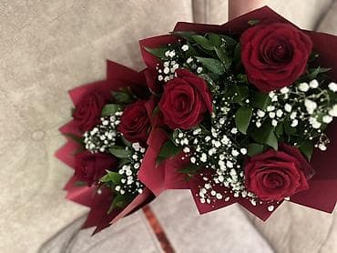 nergiz gulleri: Qırmızı qızılgül buketi Gul dukanimizda 2buket qaldi Elde qalmasin — 1