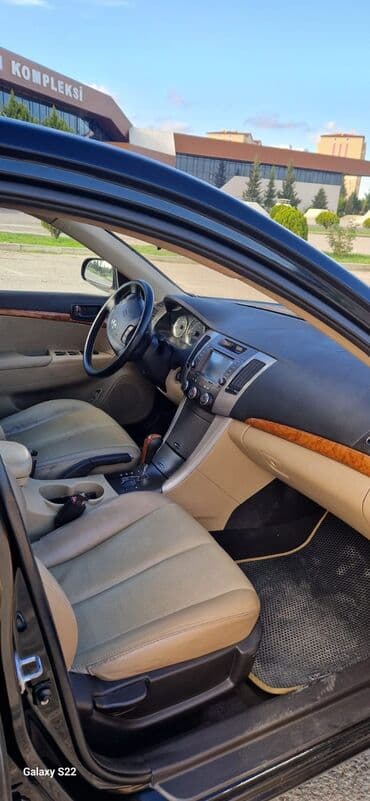 kia ceed 2010: Hyundai Sonata sedan – qara rəng, 4 qapı, arxa ötürücülük anteni — 6