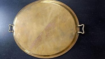 araq sekilleri: Bürünc/mişar misindən hazırlanmış iri oval sinı. 19-cu əsr,çar — 2