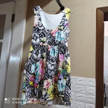 qadın geyimləri və qiymətləri: Летнее платье с цветочным принтом. Размер: 40(М). Материал: лёгкий — 2