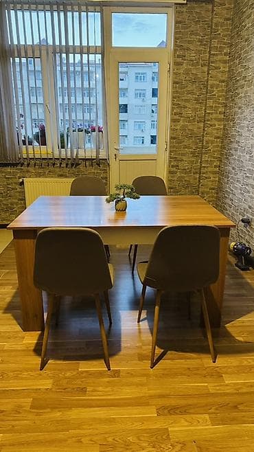 Mətbəx üçün, Açılmayan, Dördbucaq masa, 4 stul lalafo.az -da Mətbəx üçün, Açılmayan, Dördbucaq masa, 4 stul