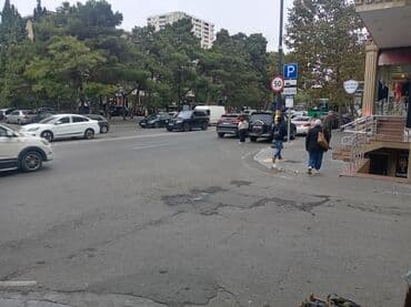 daş duz satışı: Meyvə-tərəvəz satışı – küçə köşkü Təzə və mövsümi məhsullar: - Nar - — 4