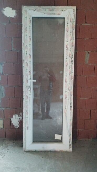 şüşə qiymətləri: Eni 76 uzunluğu 2.17
unvan sedmoy 
qiymet 100 azn — 2