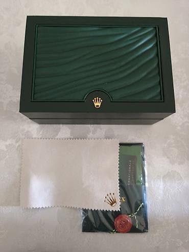 arient saatlar: Lüks saat qutuları və aksesuar dəsti Tərkib: - Rolex yaşıl rəngli — 1