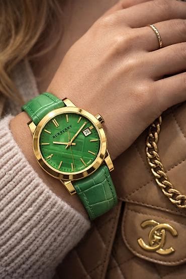 Смарт браслеты: Новый, Наручные часы, Burberry, цвет - Красный — 2