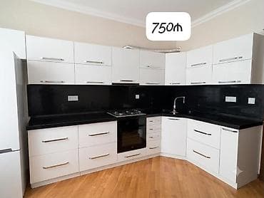 Mətbəx mebeli satılır 750₼. Ölçü 3.92/1.80. Üzərində moyka və