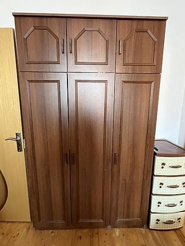 Mebel dəsti – qonaq otağı üçün vitrin-sep və paltar şkafı - Material