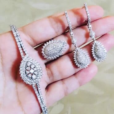 1 qram qızılın qiyməti 2024 750: Dəstə daxildir: Üzük, Sırğa, Bilərzik, Ağ qızıl, 750 Əyar, 1511 g — 5