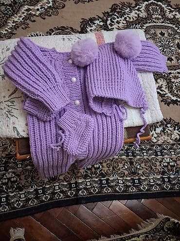 Bənövşəyi rəngdə, əl işı toxunuşlu körpə dəsti.Türkiyə istehsali