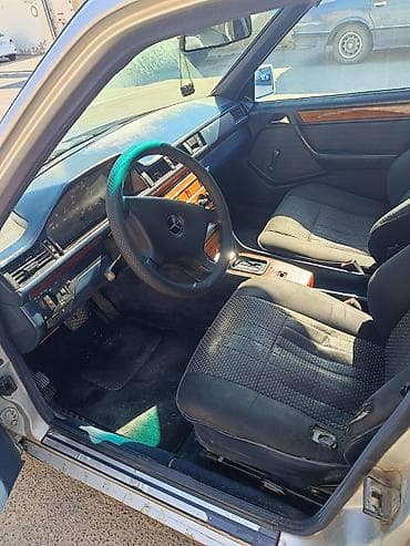 diffuser satisi: Mercedes-Benz W124: 3 l | 1992 il Sedan — 9