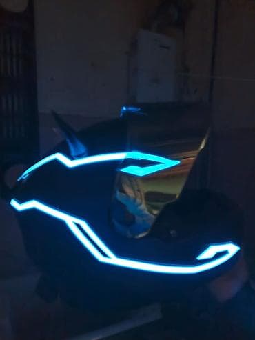 islenmis mator: LED işıqlı motosiklet dəbilqəsi – SWAY tam üzlü model - Korpus — 1