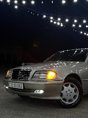 jiquli matoru: Mercedes-Benz C-Class: 1.8 l | 1994 il Sedan — 3