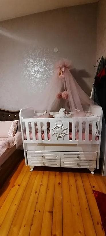 Oğlan və qız üçün, Dördbucaq, Beşik, Dəstsiz, Matrassız, Yellənmə mexanizmsiz — 1