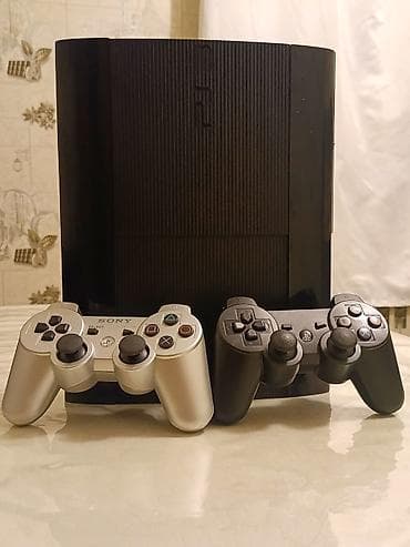 piltə: PlayStation 3 Super Slim oyun konsolu + 2 ədəd DualShock 3 pultu — 1