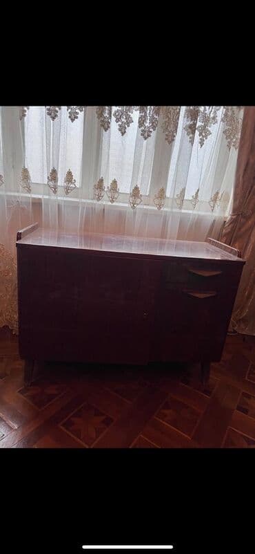 taxt kiravatlar: Güzgüsüz — 1