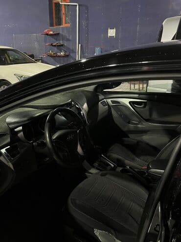 sumqayitda heyet evleri per page 100: TƏCİLİ. Hyundai Elantra ili-2011 vin 2012 Mühərrik-1.8 Benzin — 3