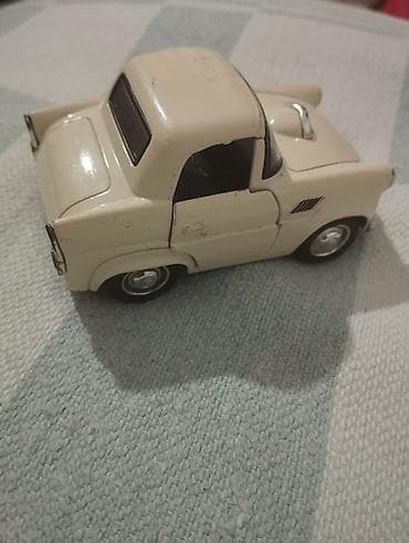 Kolleksiya üçün oyuncaq avtomobil – retro kupe model - Material — 5
