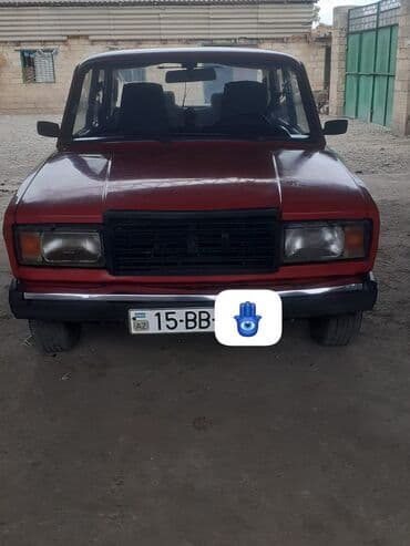 hibrid avtomobillər turbo az: VAZ 2107, klassik sedan. Qırmızı rəngli kuzov, qara radiator — 1