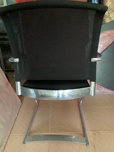 кресло для компьютера: Б/у, Без колесиков, Рукояти не регулируются, Ткань — 4