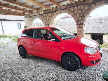 Motonəqliyyat: Volkswagen Polo hatchback, 3 qapılı, parlaq qırmızı rəng. Xarici: - — 7