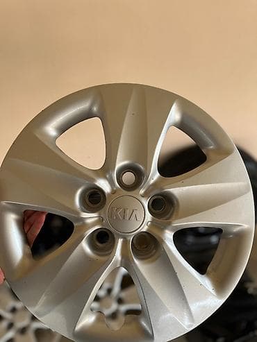 bmw 320 ci: Salam Hunday-Kia üçün satilir 4 ədəd R 15 ölçüdə 5 bolt qara — 2