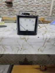 Döşəmə: Məhsul: Sovet istehsalı analoq voltmetr/şəbəkə gərginliyi göstəricisi — 3