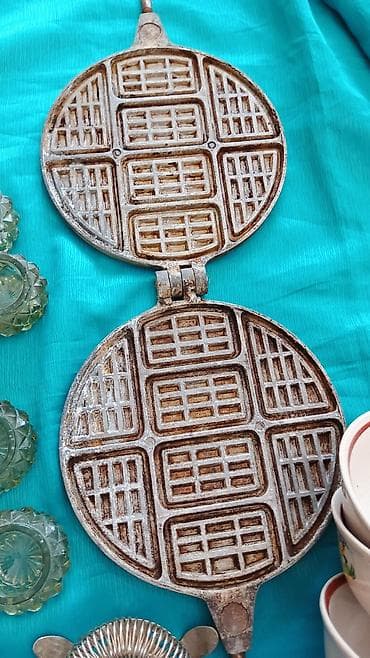 qend: Antik bəzəkli metal şirniyyat/qənd qabı dəsti - Tərkib: 1 böyük — 10