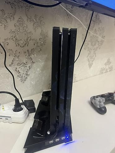 PS5 (Sony PlayStation 5): Playsation 4pro 1TB HEN 9.00 Proşifkalı model içərisində hal-hazırda — 4