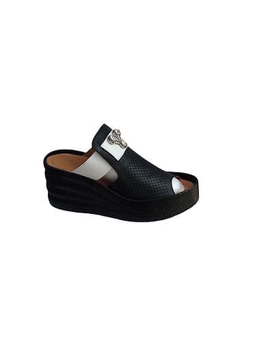 Qadın üçün platformalı açıq burunlu tapança sandal - Rəng: qara-ağ lalafo.az -da Qadın üçün platformalı açıq burunlu tapança sandal - Rəng: qara-ağ