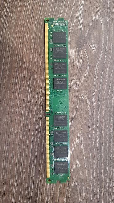 inter: Kingston DDR3 RAM modulu - Model: Kingston ValueRAM KVR16N11/8 — 2