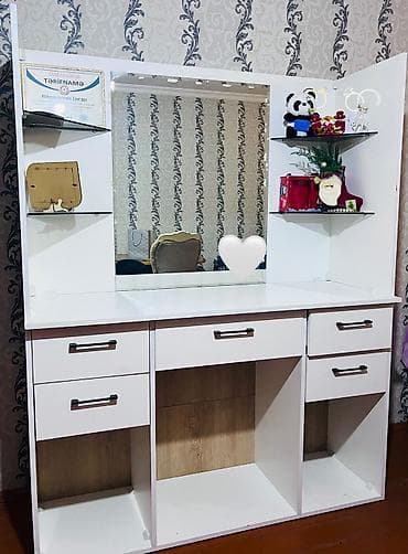 mebel usta: Makyaj masası 180 AZN satılır. Vəziyyəti: Heç bir problemi, cızığı və — 2