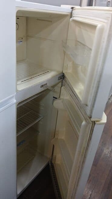 Техника для напитков: İki qapılı soyuducu - Üst kamera: dondurucu bölmə, temperatur — 2