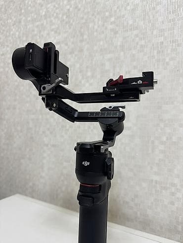 DJI əl stabilizatoru + Sony ZV-E10 kamera gövdəsi + Viltrox obyektiv