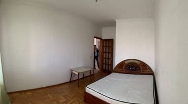 əmircanda evler: Ev şeherin prestij rayonu olan 8mkr da Corc Enesko parkının yanında — 2