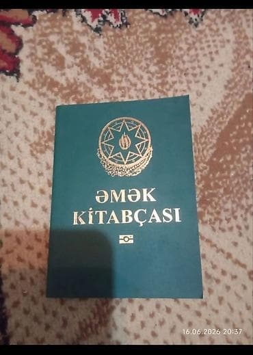 Əmək kitabçası - Azərbaycan Respublikası nümunəsi - Qapaq rəngi: tünd