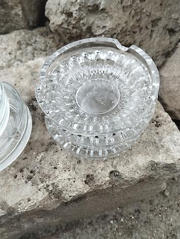 plastik su: Külqabılar: Şüşə 1₼. dəmir 2₼ - Materiallar: paslanmayan polad və — 3