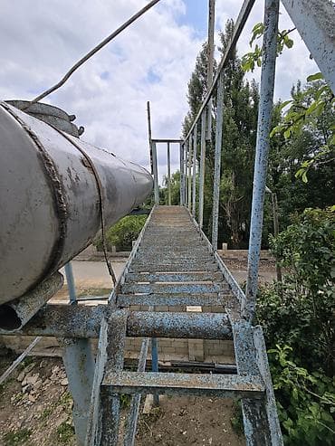 Bağ evi və bağ üçün hərşey: Metal su çəni və hündür dayaqlı konstruksiya - Üst platformada — 4