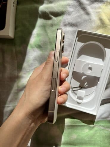 Apple iPhone: IPhone 16 Pro, Qızılı, Face ID — 3