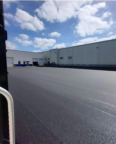 Məhəccərlər: Asfalt işləri görülür.Birqadanın işindən razı qalacaqsız.Qiymət sm — 2